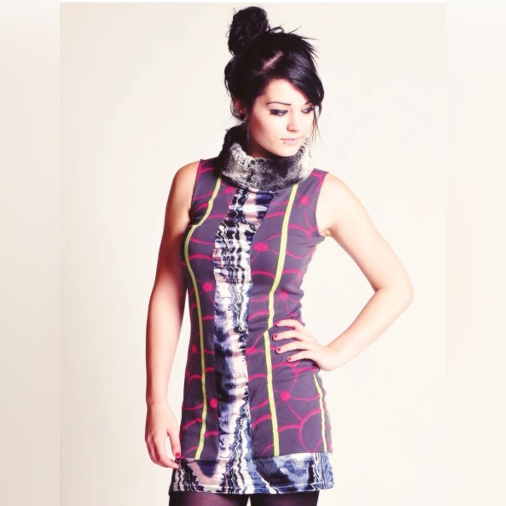 CUSTO BARCELONA Vintage Y2K Graphic Print MINI DRESS with faux fur NWT Sz 1